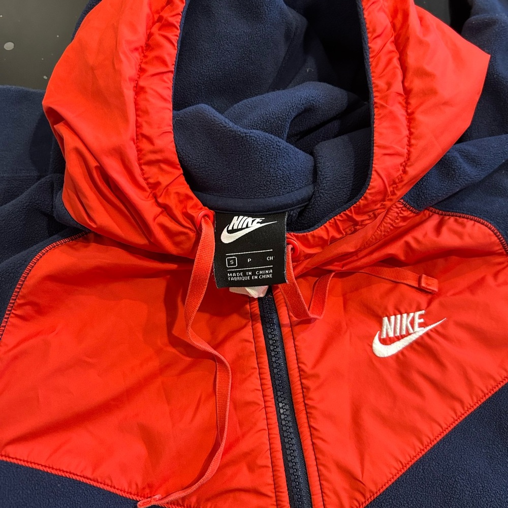 Nike Kids Puffer Jacket in Red and Navy